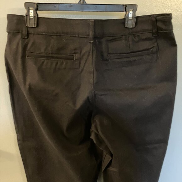 NWT St. John's Bay Black Mid Rise Secretly Slender Capris Size 14 - Picture 6 of 7